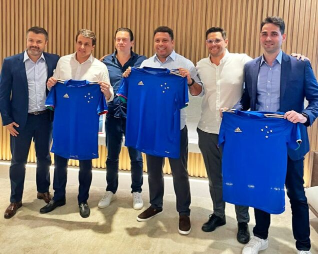 Ronaldo Buys Club Cruzeiro