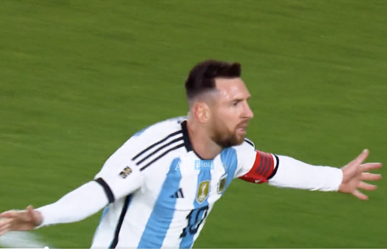 Lionel Messi Master Class Winning Free-kick