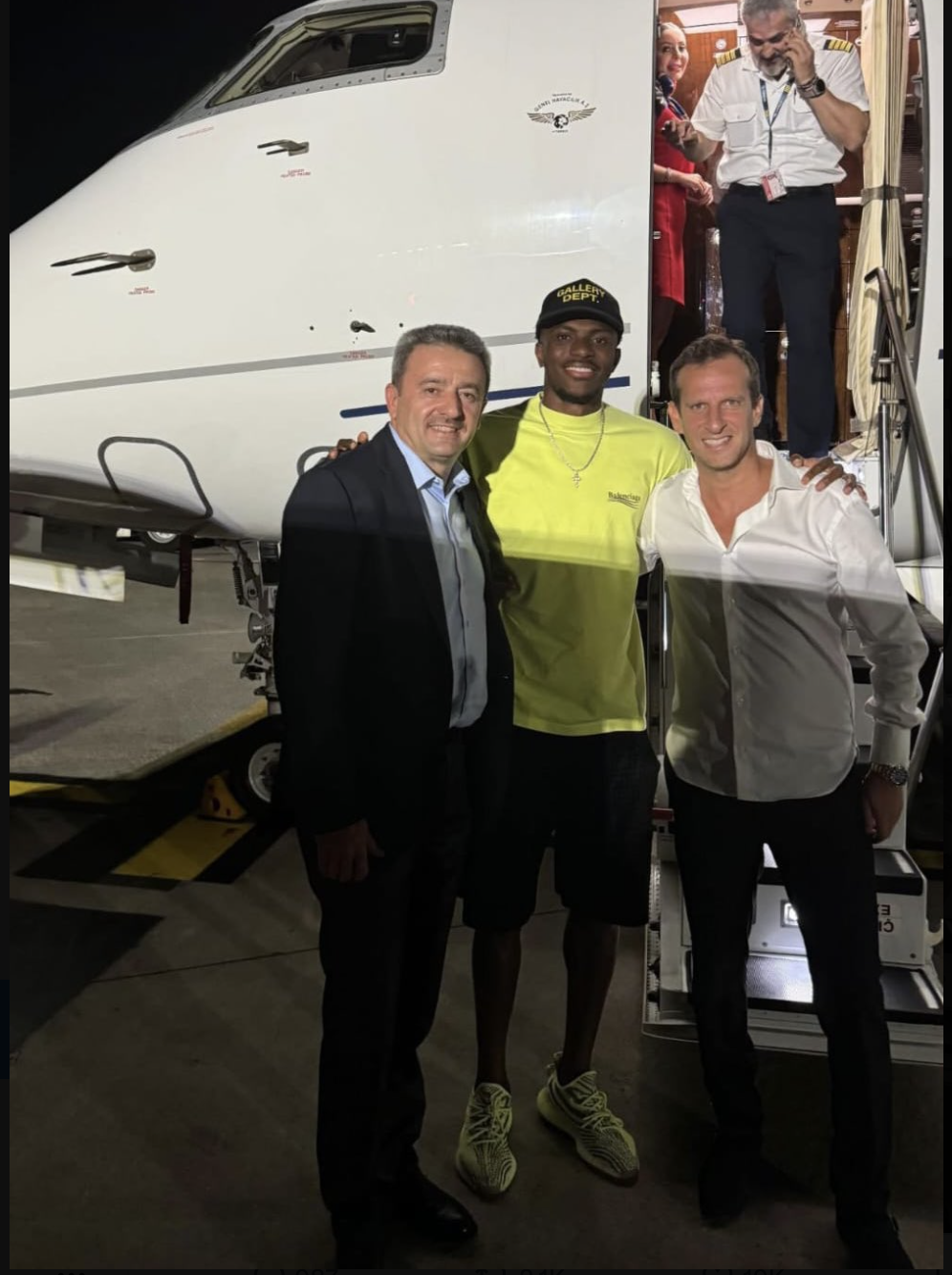 BREAKING: Moment Victor Osimhen Flies To Instanbul To Complete Galatasaray Loan Move From Napoli [PHOTO]